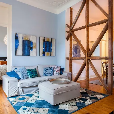 Bairro Alto 3 Bedroom Patio Flat! شقة *