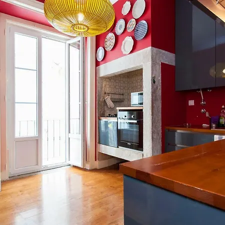 شقة Bairro Alto 3 Bedroom Patio Flat!