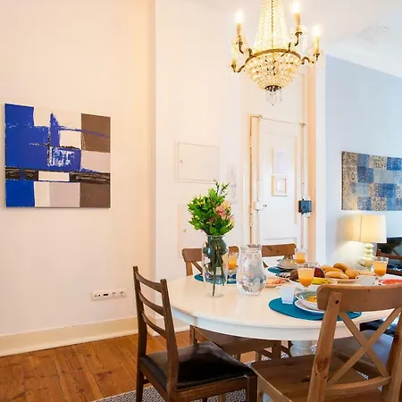 Bairro Alto 3 Bedroom Patio Flat! شقة