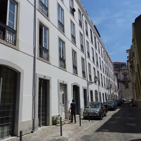 Bairro Alto 3 Bedroom Patio Flat! Apartamento