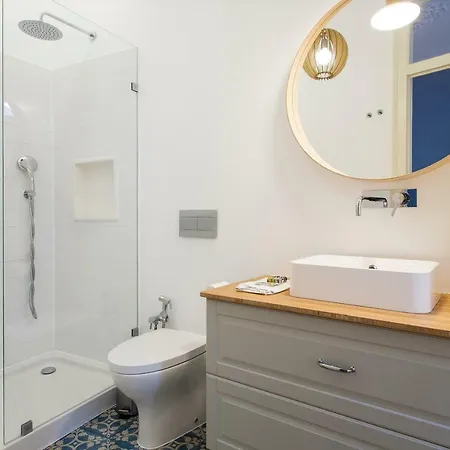 Bairro Alto 3 Bedroom Patio Flat!