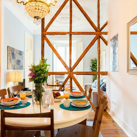 Apartment Bairro Alto 3 Bedroom Patio Flat!