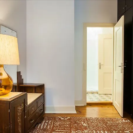 Bairro Alto 3 Bedroom Patio Flat! Apartment