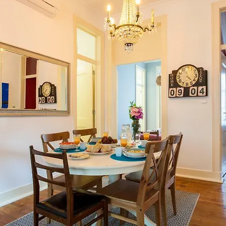 Apartment Bairro Alto 3 Bedroom Patio Flat! *