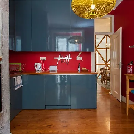 Apartment Bairro Alto 3 Bedroom Patio Flat! Lisbon
