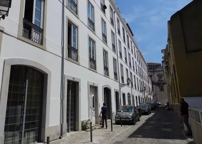 Bairro Alto 3 Bedroom Patio Flat! Διαμέρισμα