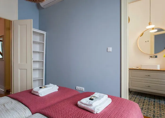 Bairro Alto 3 Bedroom Patio Flat! Διαμέρισμα Lisboa
