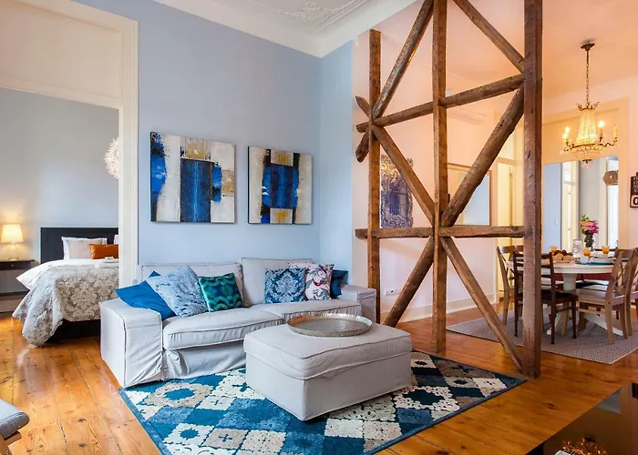 Bairro Alto 3 Bedroom Patio Flat! Διαμέρισμα *