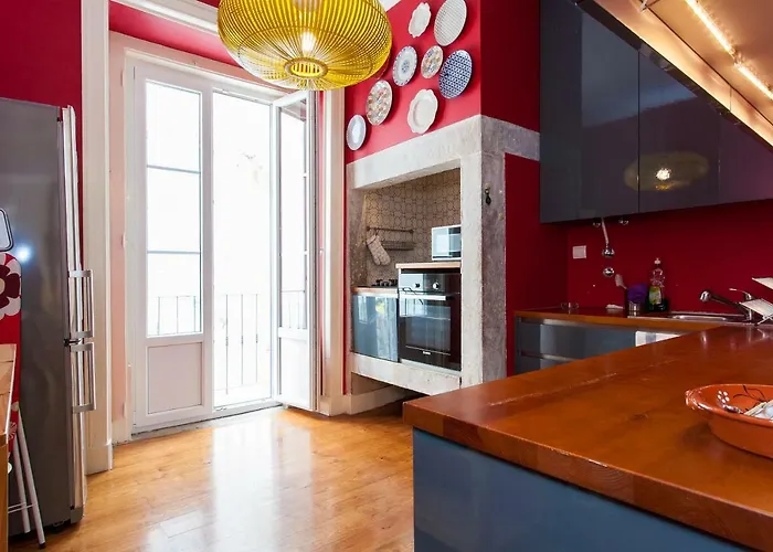 Διαμέρισμα Bairro Alto 3 Bedroom Patio Flat!