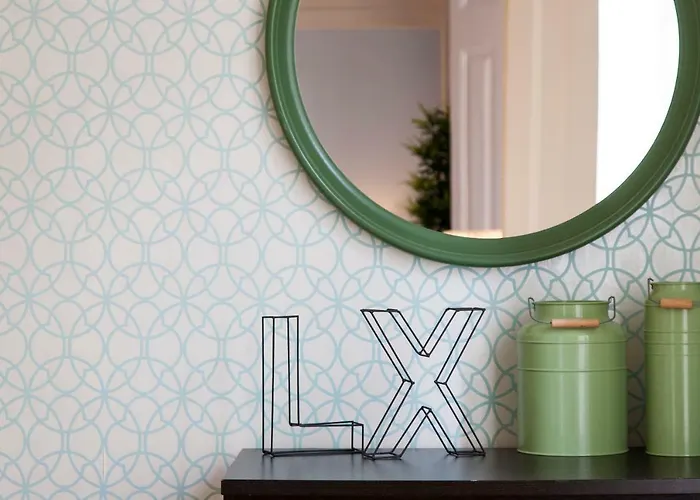 Bairro Alto 3 Bedroom Patio Flat! *