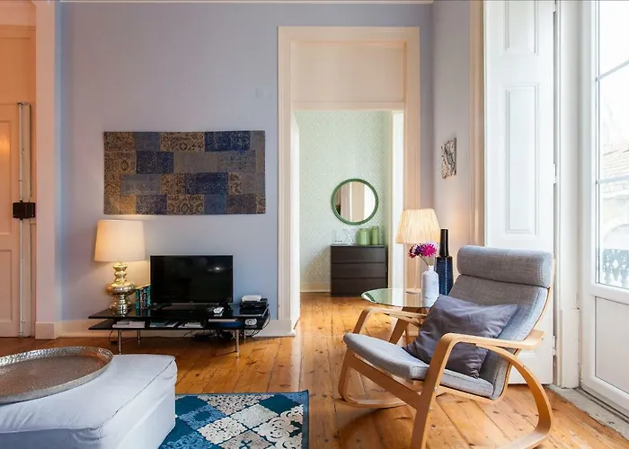 Bairro Alto 3 Bedroom Patio Flat!