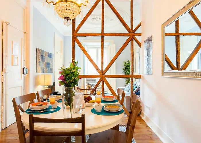 Διαμέρισμα Bairro Alto 3 Bedroom Patio Flat!