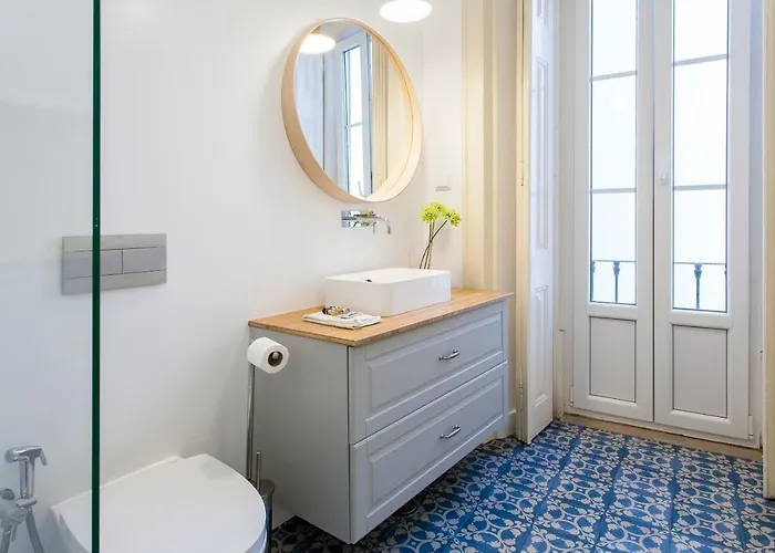 Bairro Alto 3 Bedroom Patio Flat! Διαμέρισμα